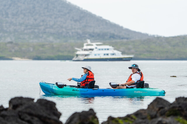 Small RGB-LEX-Ecuador Galapagos Islands – Ship NG Delfina – FR083
